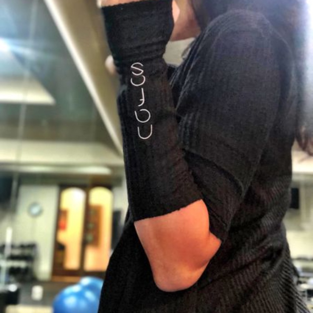 Open-Elbow Spring Light Sweater - Picture 3 of 3
